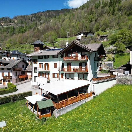 Hotel Miravalle Imer Bagian luar foto