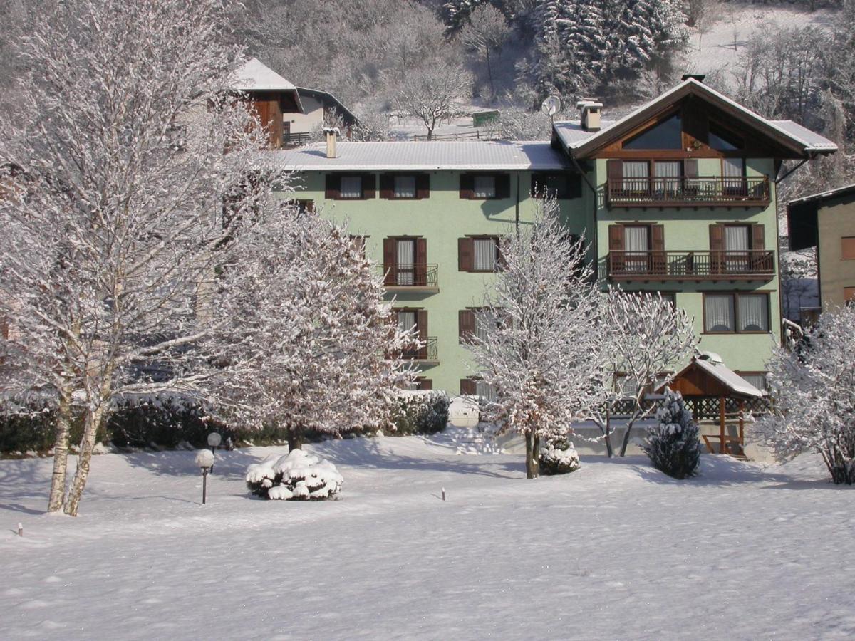 Hotel Miravalle Imer Bagian luar foto