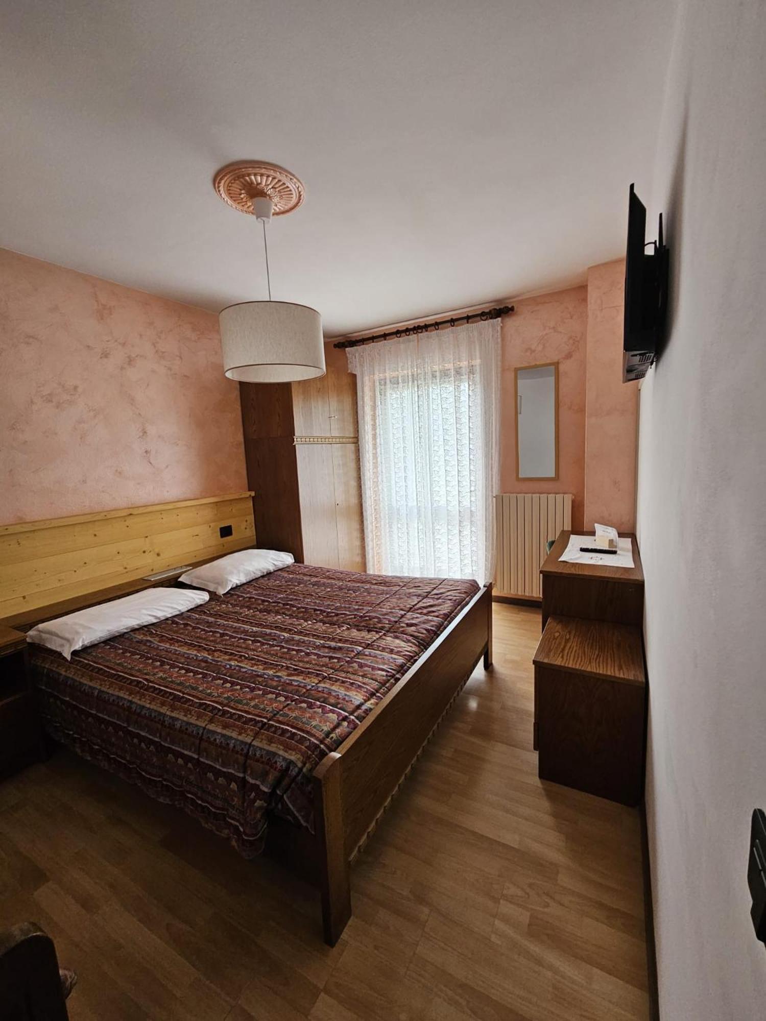 Hotel Miravalle Imer Bagian luar foto