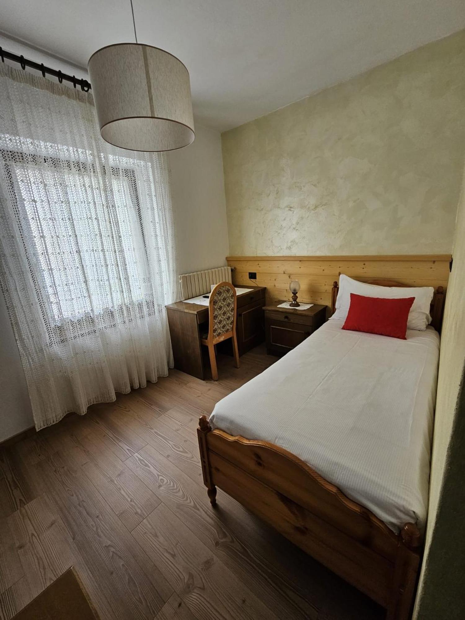 Hotel Miravalle Imer Bagian luar foto